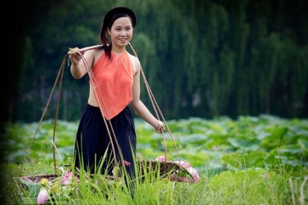 Sự Bùng Nổ Của Video Ngắn và Trí Tuệ Nhân Tạo: Vai Trò Thiết Yếu Của Đào Tạo Kỹ Năng Sáng Tạo Nội Dung_Làm video ngắn trên điện thoại